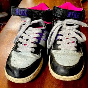 Nike High Top Basketball Shoes Youth Size 5Y 442446-056